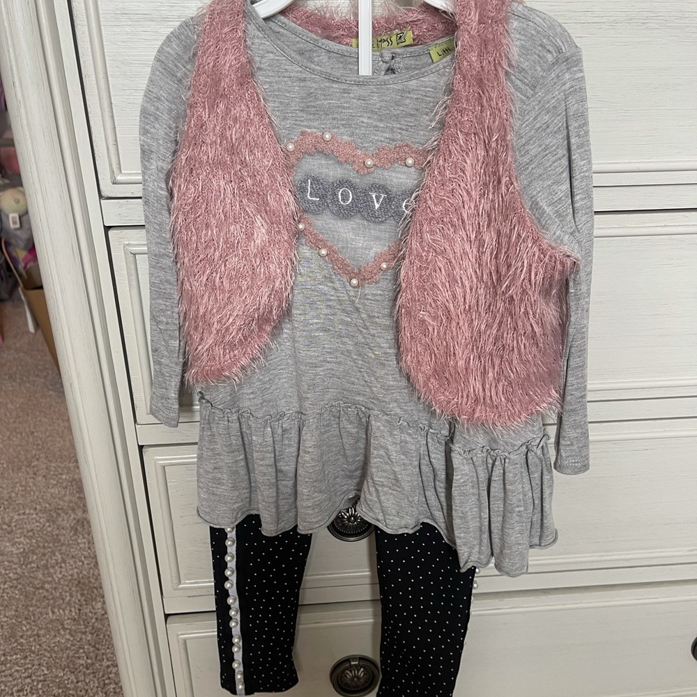Three piece little girls outfit